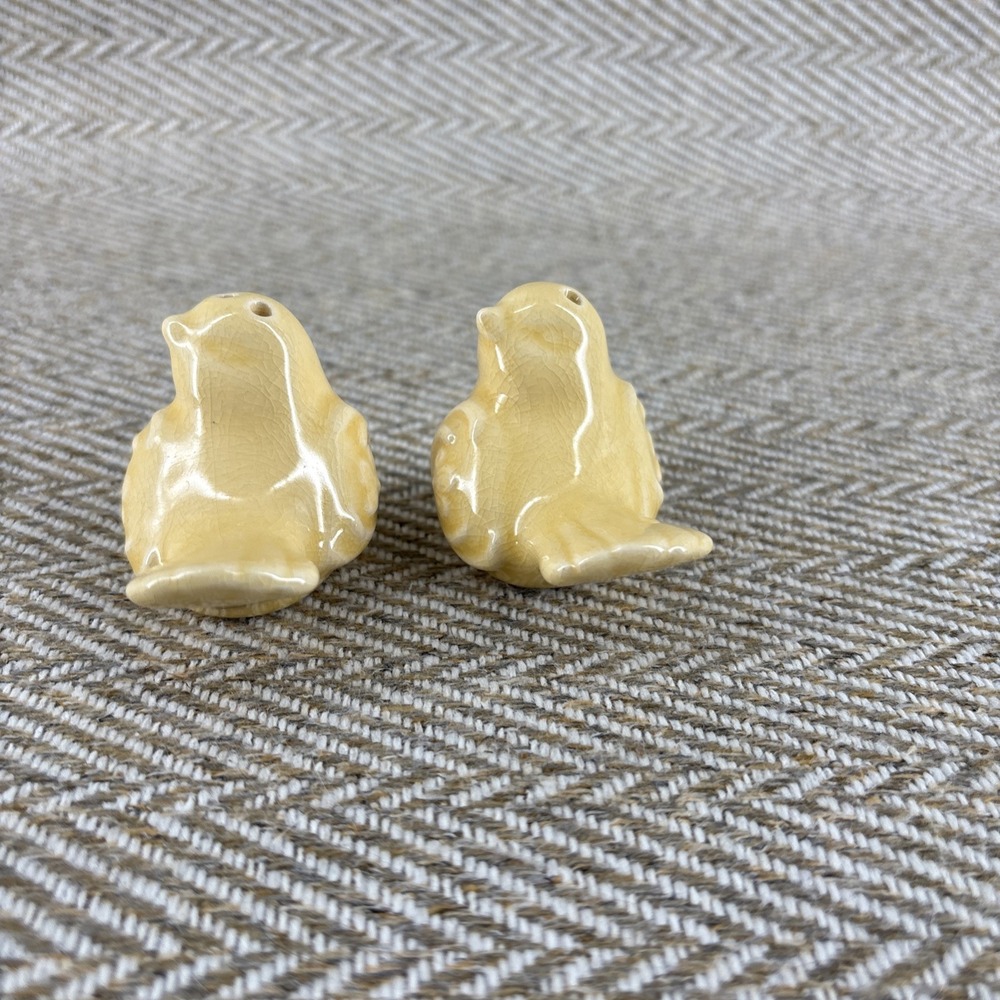 Set Of Two Yellow Birds Salt Pepper Shakers Stoppers Intact 2"x2" - Picture 4 of 9